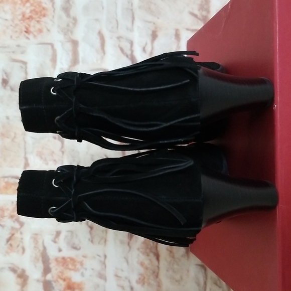 New Vaneli Jeroen Suede Fringe Booties - Picture 14 of 14